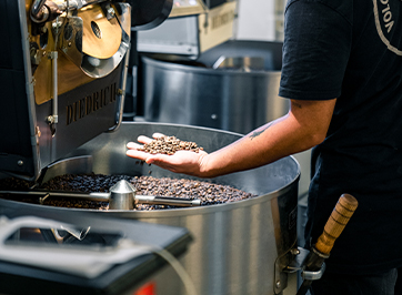 Wir rösten unseren eigenen Kaffee